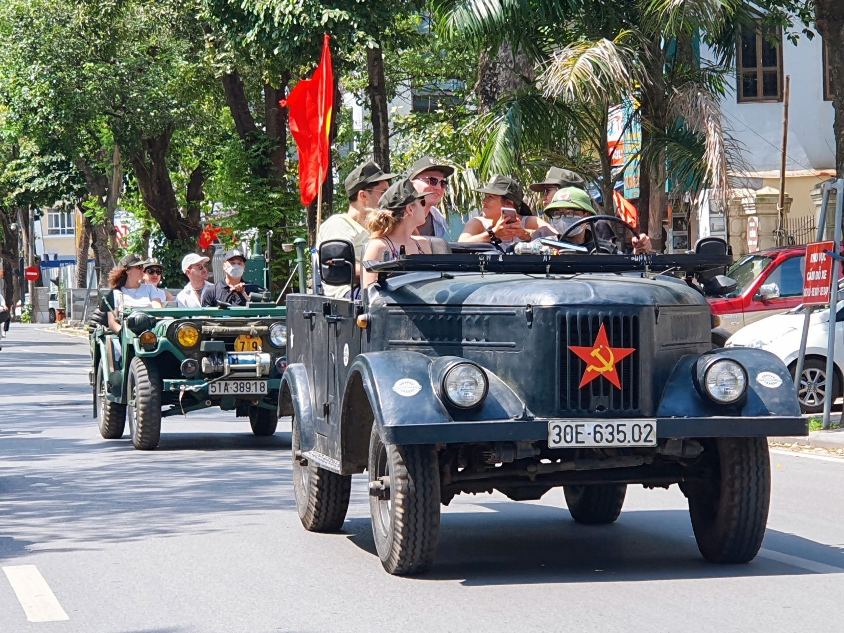 HANOI JEEP TOUR (HALF DAY)