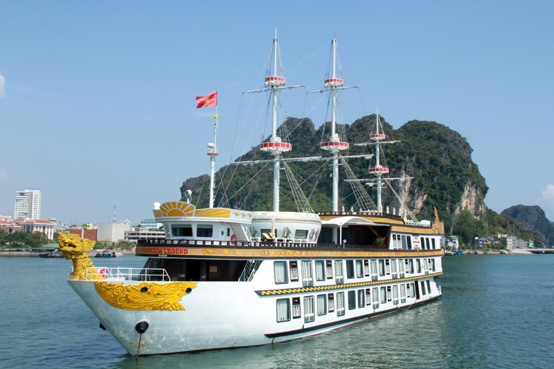 EXPLORING HALONG BAY & BAI TU LONG BAY ON LUXURY DRAGON LEGEND CRUISE 2 DAYS 1 NIGHT