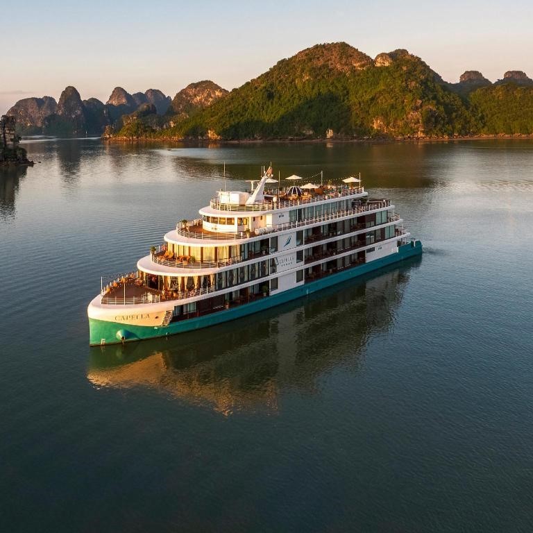 CAPELLA CRUISE - SYMPHONY OF THE SEA - 2 DAYS 1 NIGHT PACKAGE