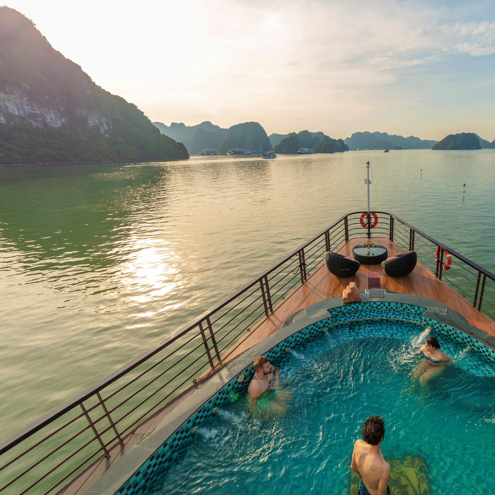DISCOVERY OF LAN HA BAY & CAT BA ARCHIPELAGO FOR 3 DAYS 2 NIGHTS